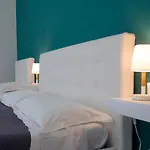 Dc House 3*