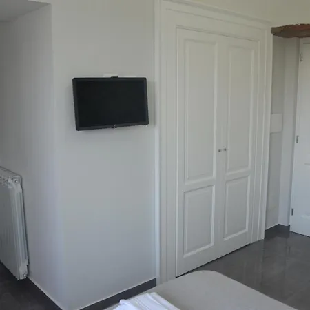 Dc House Affittacamere Procida