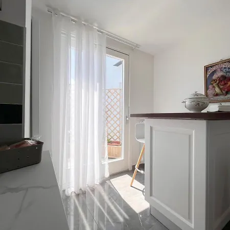 Dc House Гостевой дом 3*