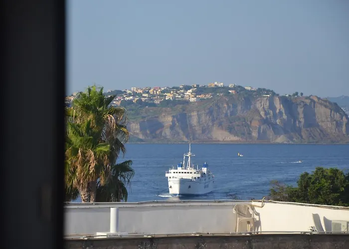 Dc House Pensión Procida